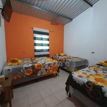 Hotel El Pez Dorado Rio Dulce Town Esterno foto