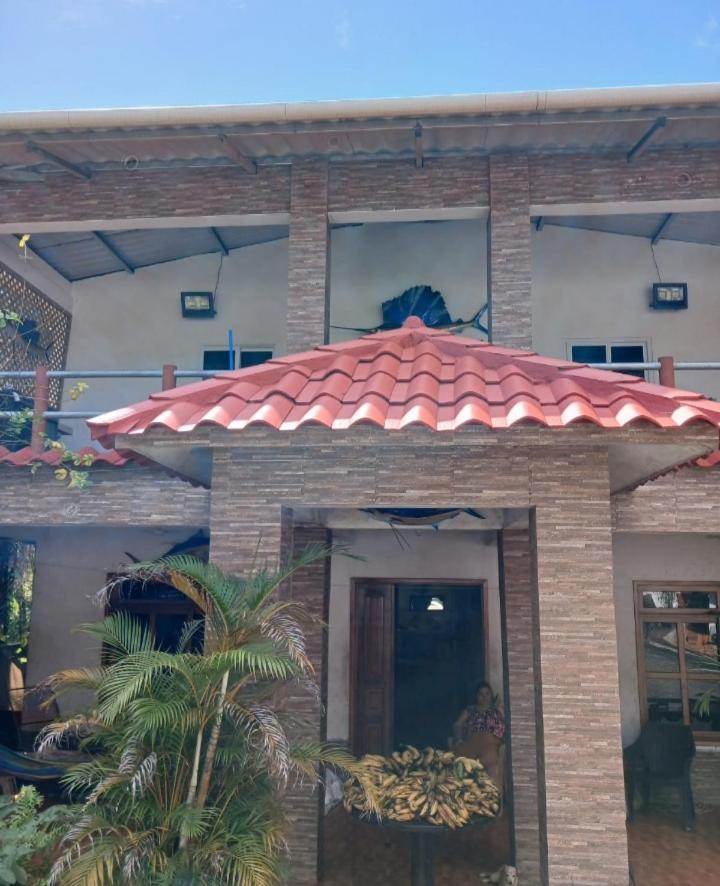 Hotel El Pez Dorado Rio Dulce Town Esterno foto